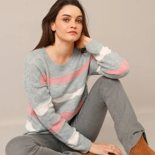 Voľný pulóver s pruhmi