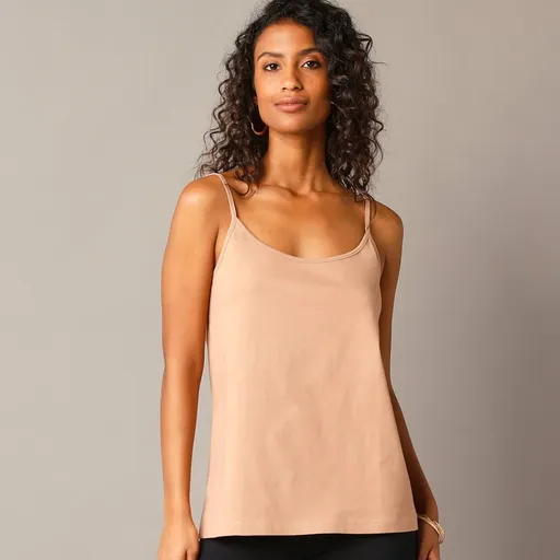 Top s tenkými ramienkami