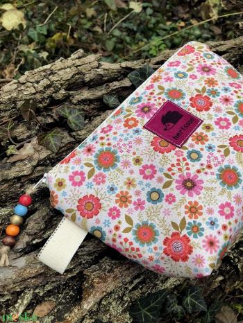 f o l k l o r e  f l o w e r s. Sminkcucc-tartó/pipere