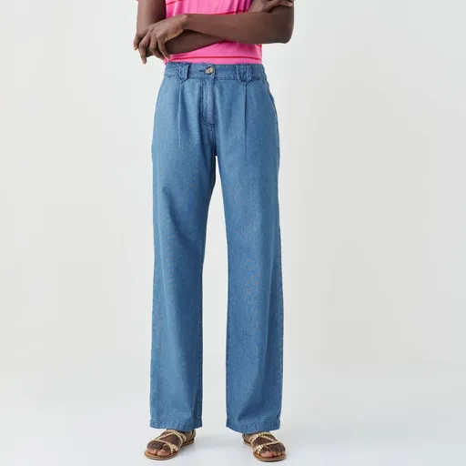 Široké džínsy so skladmi