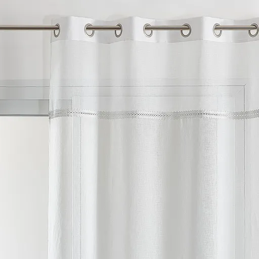 Súprava 2 rovných vitrážových záclon s macramé lemom