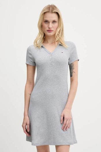 Šaty Tommy Jeans šedá farba, mini, priliehavé, DW0DW21172
