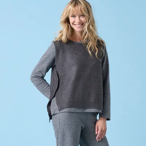 Vesta so zapínaním na gombík, pre nižšiu postavu