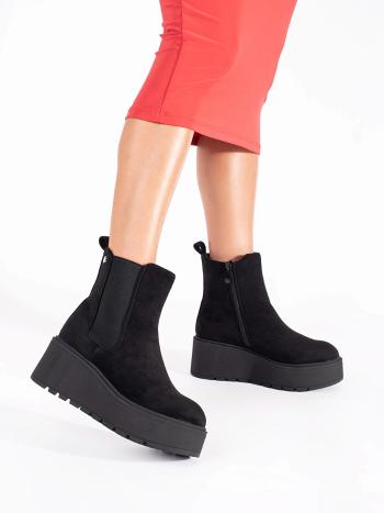 Botine confortabile pentru femei negre pe cuantă