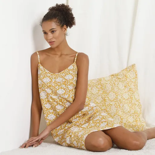 Nočná košeľa Laurette s tenkými ramienkami a kvetovanou potlačou