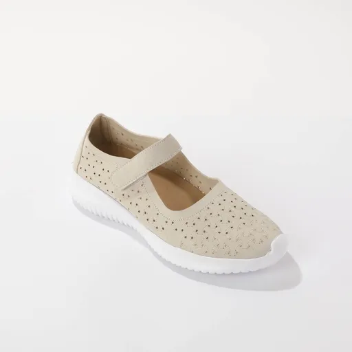 Pružné ažúrové poltopánky