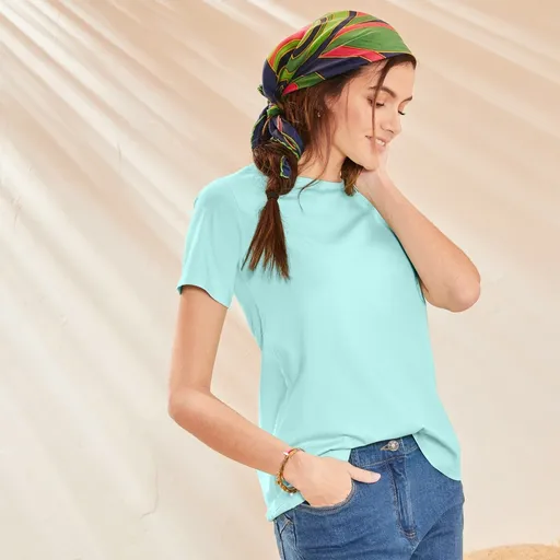 Jednofarebné tričko s krátkymi rukávmi