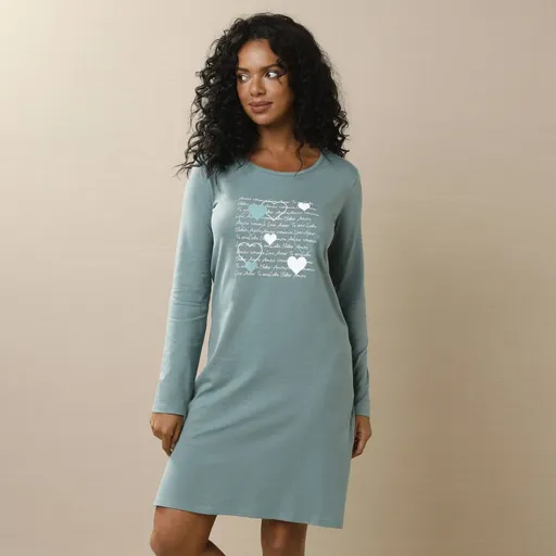 Krátka nočná košeľa s potlačou srdiečok