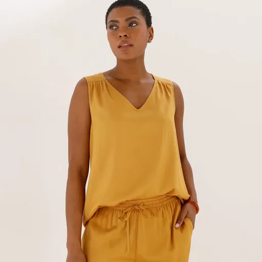 Jednofarebný top s výstrihom do V