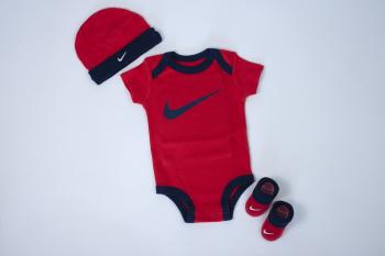 Nike nhn nike swoosh 0-6m