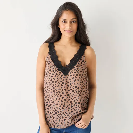 Top s výstrihom do V, čipkou a zvieracím vzorom
