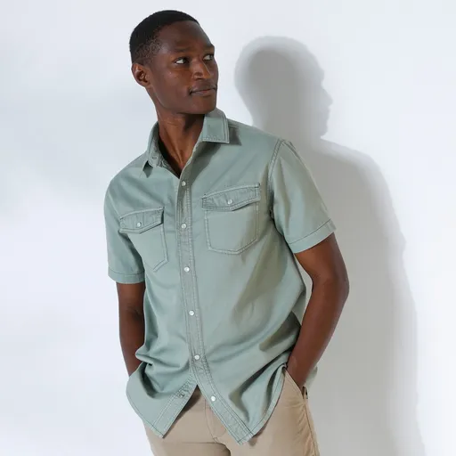 Košeľa s krátkymi rukávmi a zapínanímna spínačky