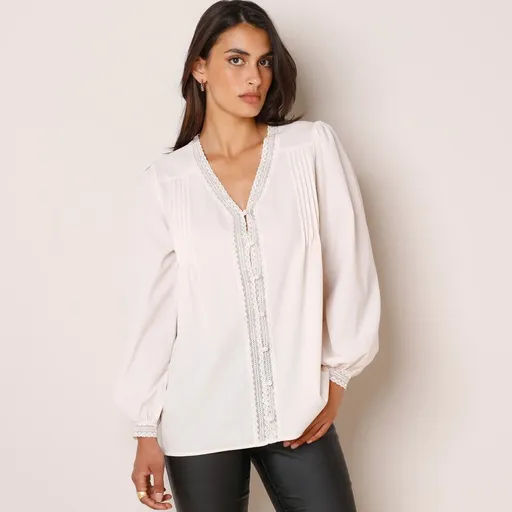 Blúzka s výstrihom do V, s čipkou a skladmi