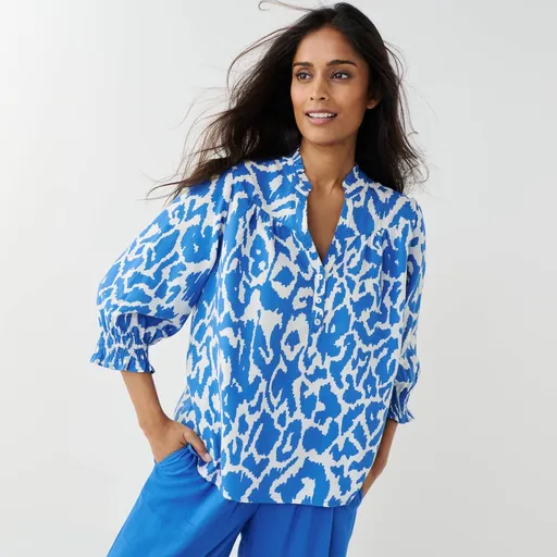 Blúzka s výstrihom na gombíky a potlačou