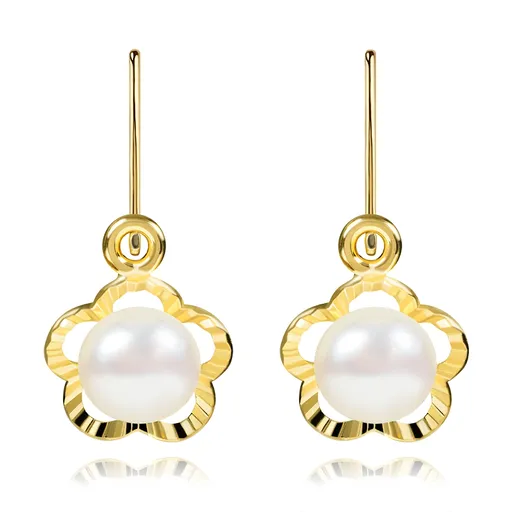 Zlaté detské náušnice 14K so sladkovodnou perlou v kvetinovom motíve
