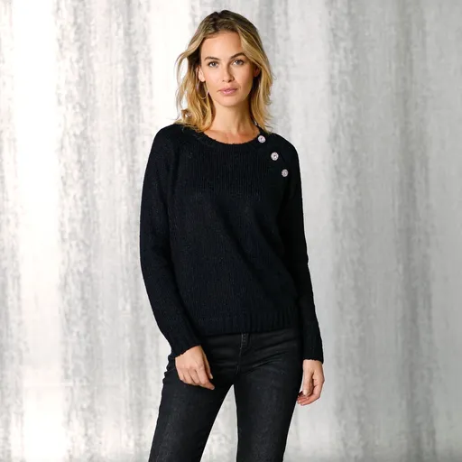 Pulóver zdobený bižutériovými gombíkmi