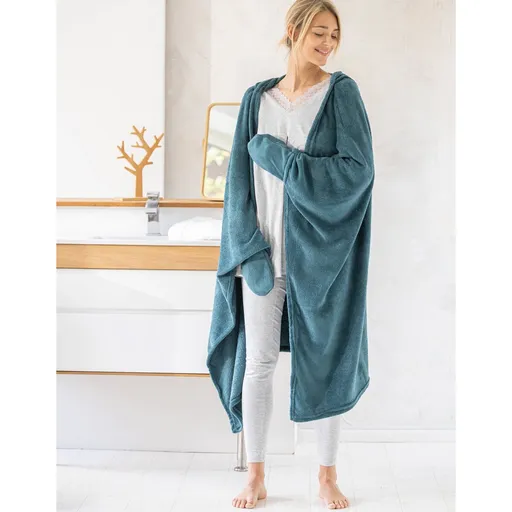 Fleecový pléd s kapucňou k televízii