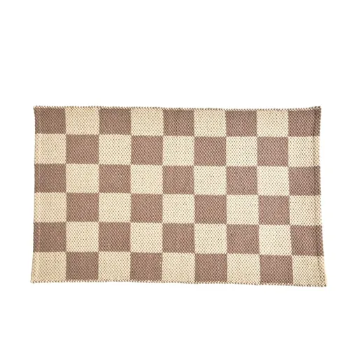 Koberec so vzorom šachovnice