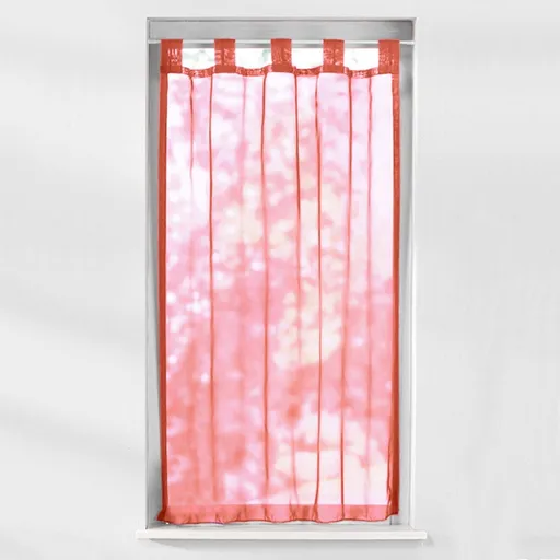 Voálová záclonka zakončená pútkami