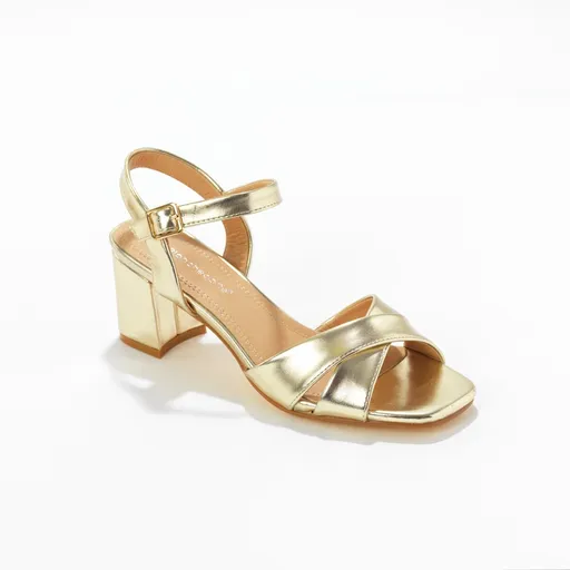 Sandále s prekríženými remienkami na podpätku