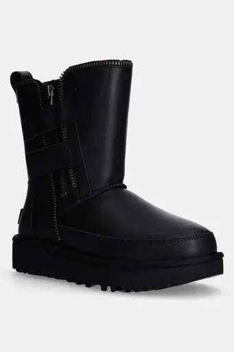 Kožené snehule UGG Classic Short Moto Boot