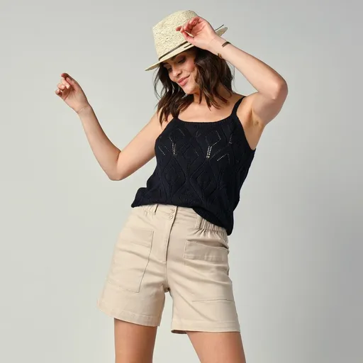 Šortky s vysokým pásom a našitými vreckami