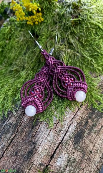 Ribizli/viola makramé fülbevaló