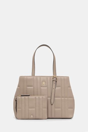 Kabelka Tommy Hilfiger hnedá farba, AW0AW17452