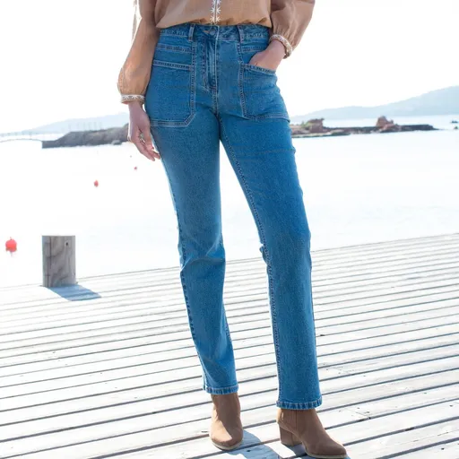 Rovné džínsy s našitými vreckami