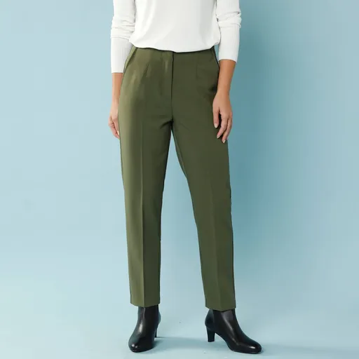 Jednofarebné cigaretové nohavice pre nižšiu postavu