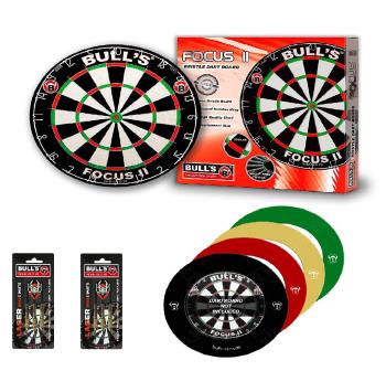 Bull&#039;s Focus II. verseny darts tábla + Bull&#039;s zöld színű EVA 4 részes falvédő, 2 szett Bull&#039;s laser steel nyíl