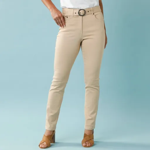 Rovné nohavice s opaskom, pre nižšiu postavu