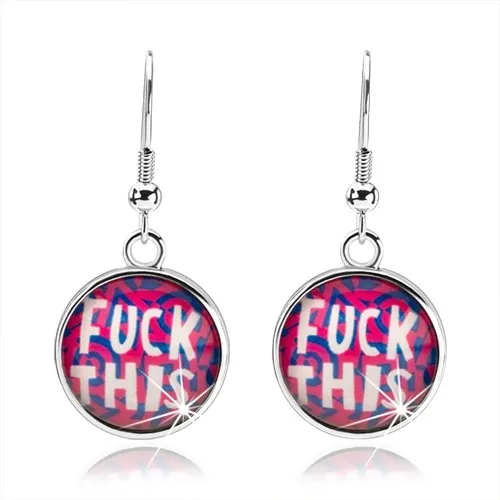 Cabochon náušnice visiace na afroháčikoch, biely nápis "FUCK THIS", ružové pozadie