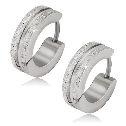 Okrúhle oceľové náušnice - striebornej farby, dva pieskované pásy, lesklá ryha