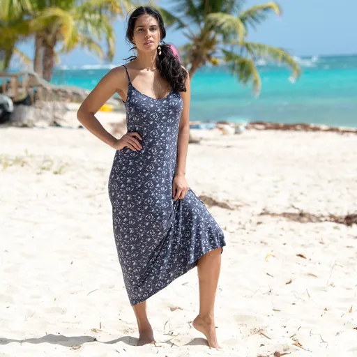 Rozšírené dlhé šaty s potlačou