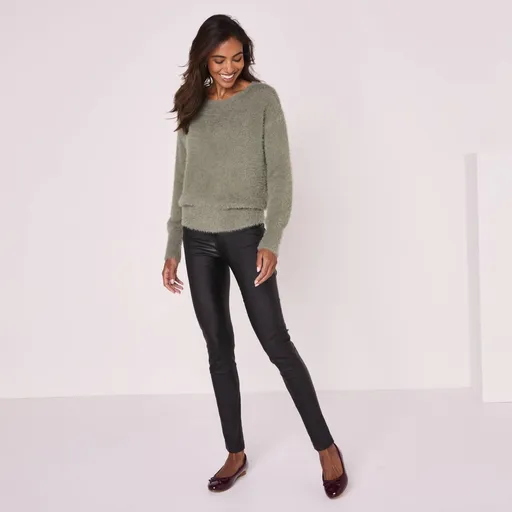 Pulóver z úpletu s predĺženým vláknom a čipkou na chrbte