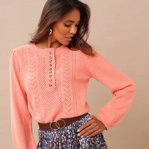 Pulóver s ažúrom a tuniským výstrihom na gombíky