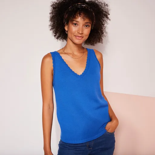 Pulóvrový top s výstrihom do ,,V''