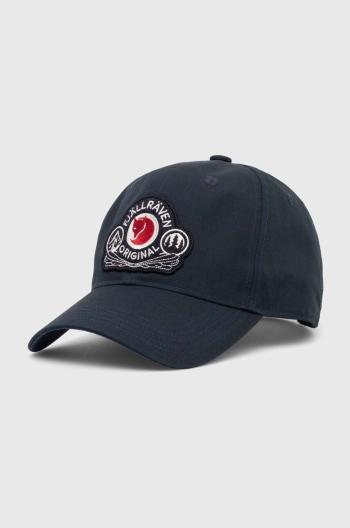 Šiltovka Fjallraven Classic Badge Cap F86979.555-555, tmavomodrá farba, s nášivkou