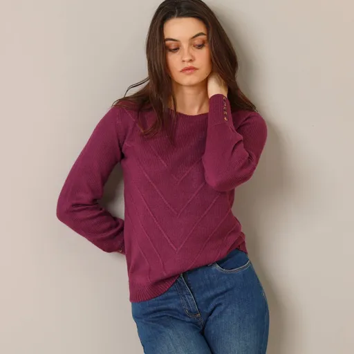 Pulóver so vzorom a ozdobnými gombíkmi