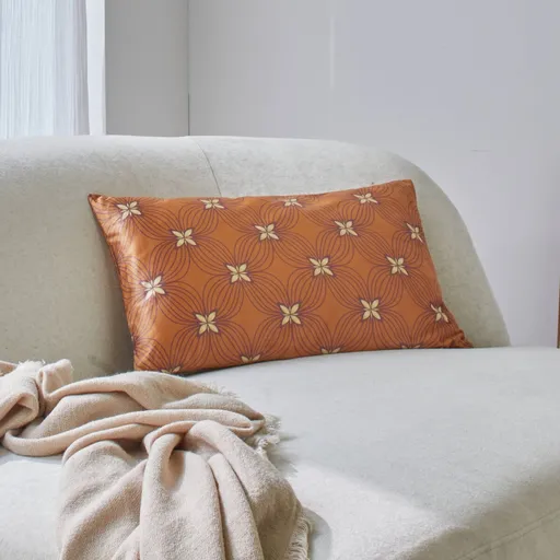 Obdĺžnikový velúrový vankúšik s potlačou kvetín