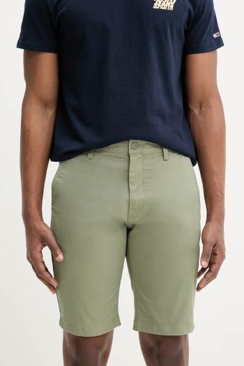 Šortky Tommy Jeans pánske, zelená farba, DM0DM21950
