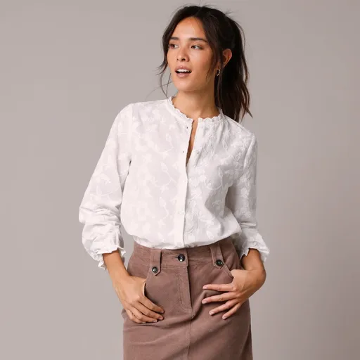 Blúzka s kvetinovou výšivkou