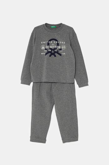 Detské pyžamo United Colors of Benetton šedá farba, s potlačou, 3DKE0P073
