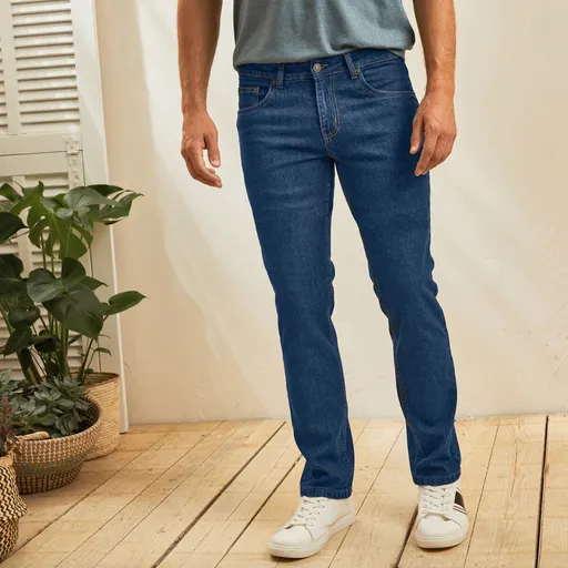 Rovné strečové džínsy zaoblené pod bruchom a vnútornou dĺžkou  77 cm