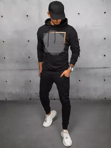 Pekná čierna súprava s kapucňou