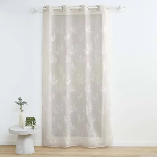 Voálová záclona s výšivkou lístkov