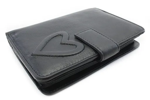 Čierna kožená dámska peňaženka so zápinkou 511-1348-60