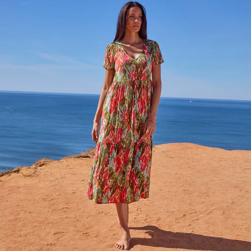 Krepónové midi šaty s výstrihom do V a pestrou potlačou