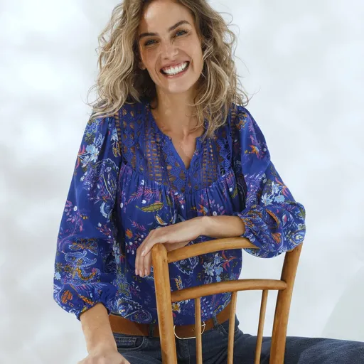 Krepónová blúzka s 3/4 rukávmi, potlačou a macramé